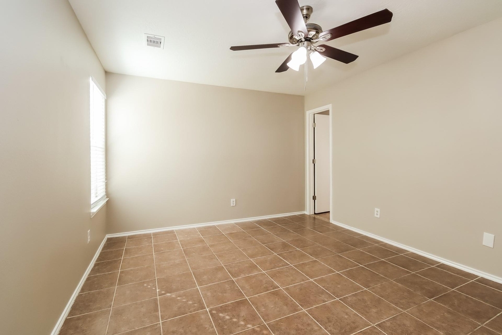 10005 Sterling Place Drive - Photo 7