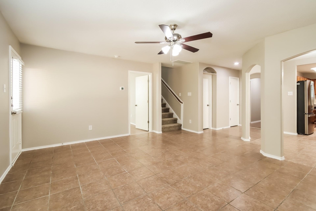 10005 Sterling Place Drive - Photo 2