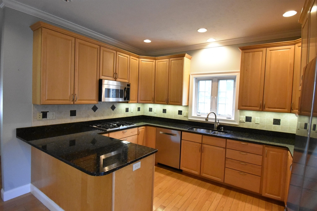 2246 Elm - Photo 2