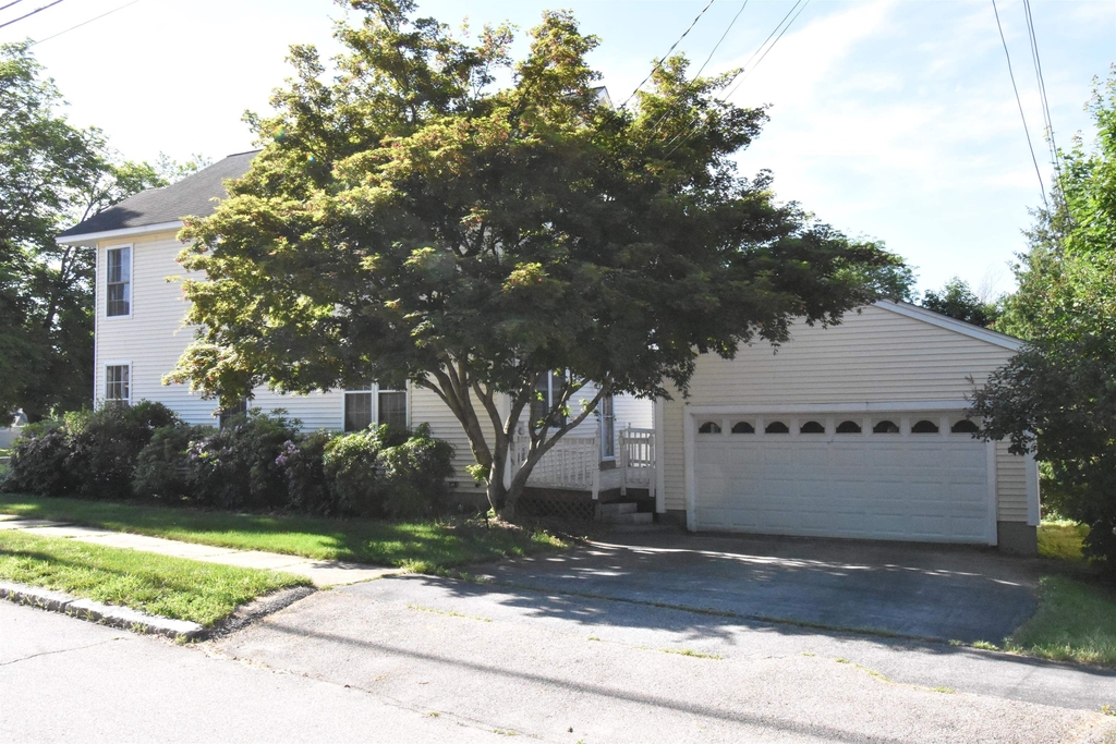 2246 Elm - Photo 1