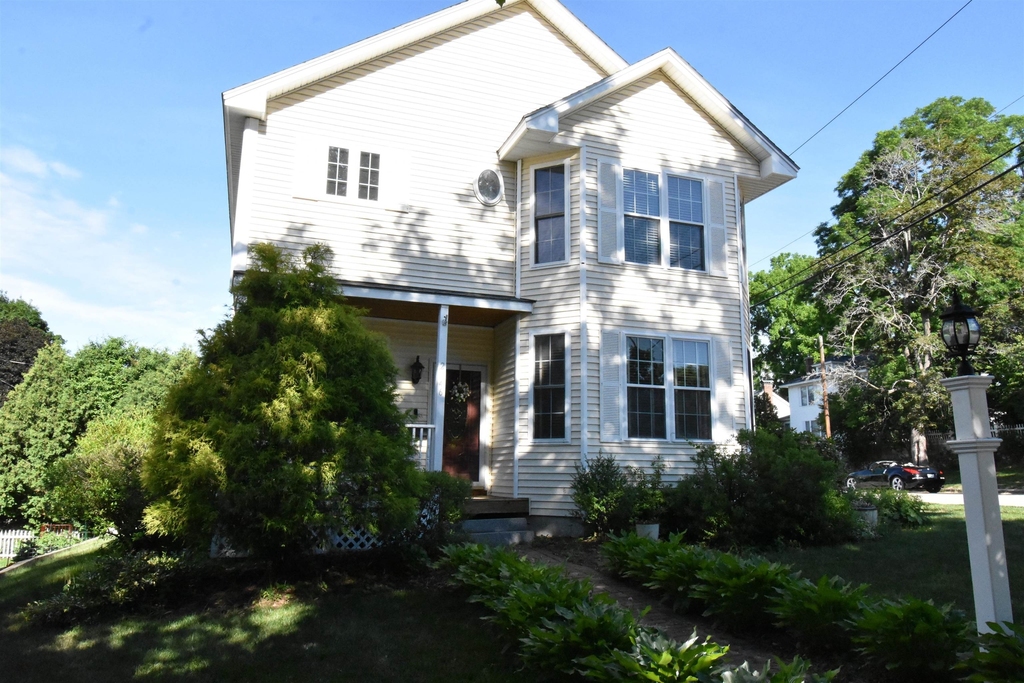 2246 Elm - Photo 0