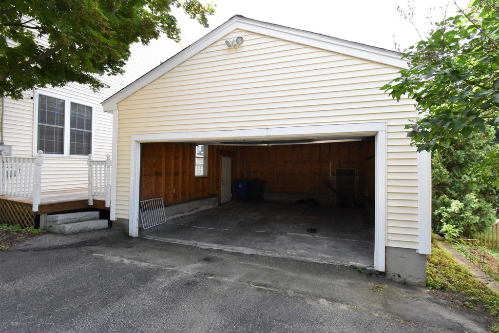 2246 Elm - Photo 16