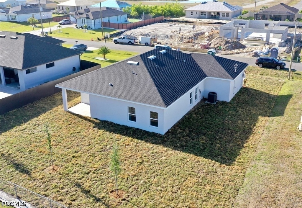 820 Ne 7th Place - Photo 1