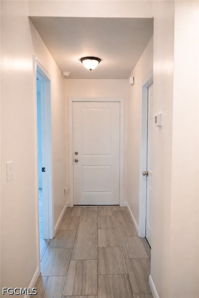 517 Ne 24th Place - Photo 8