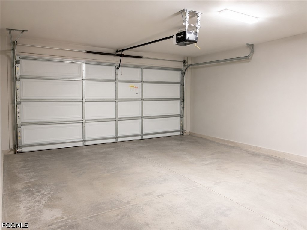 517 Ne 24th Place - Photo 19