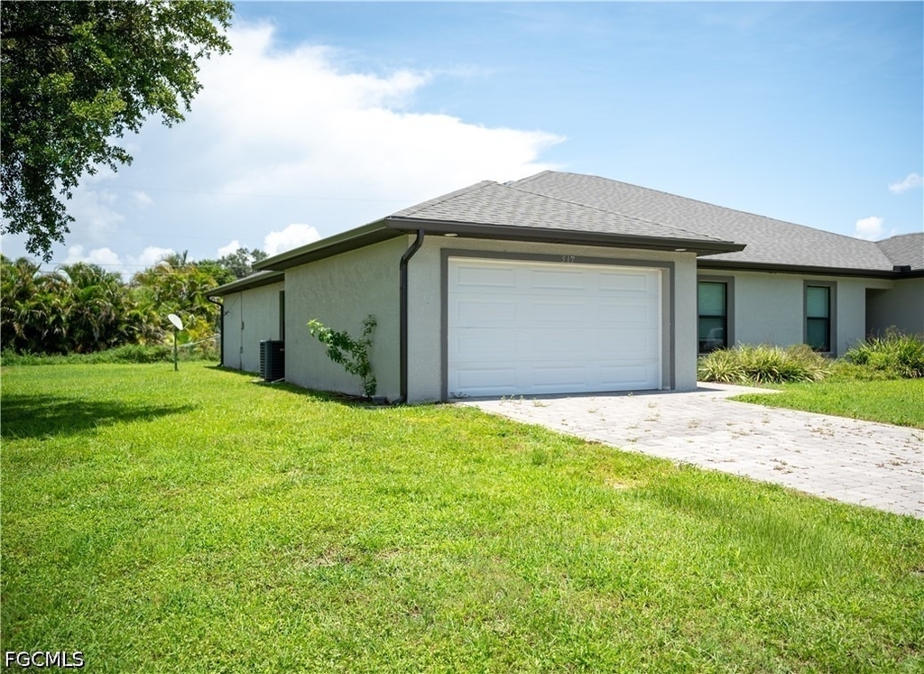 517 Ne 24th Place - Photo 1