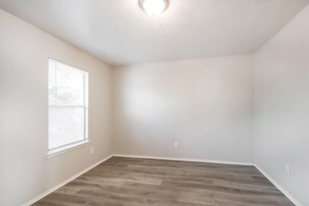 21243 Linden House Court - Photo 13