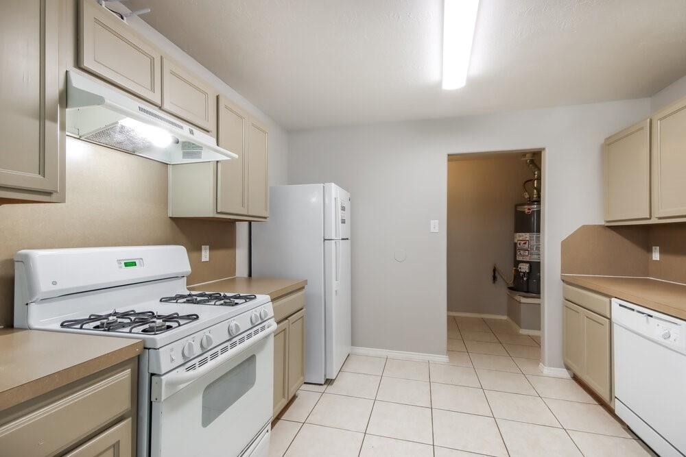 21243 Linden House Court - Photo 6
