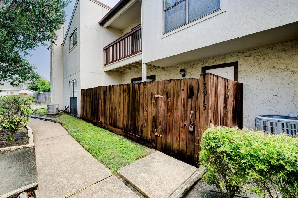 3915 Tanglewilde Street - Photo 1