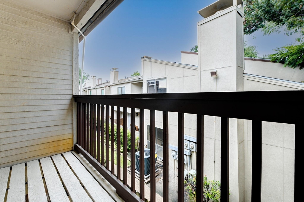3915 Tanglewilde Street - Photo 13