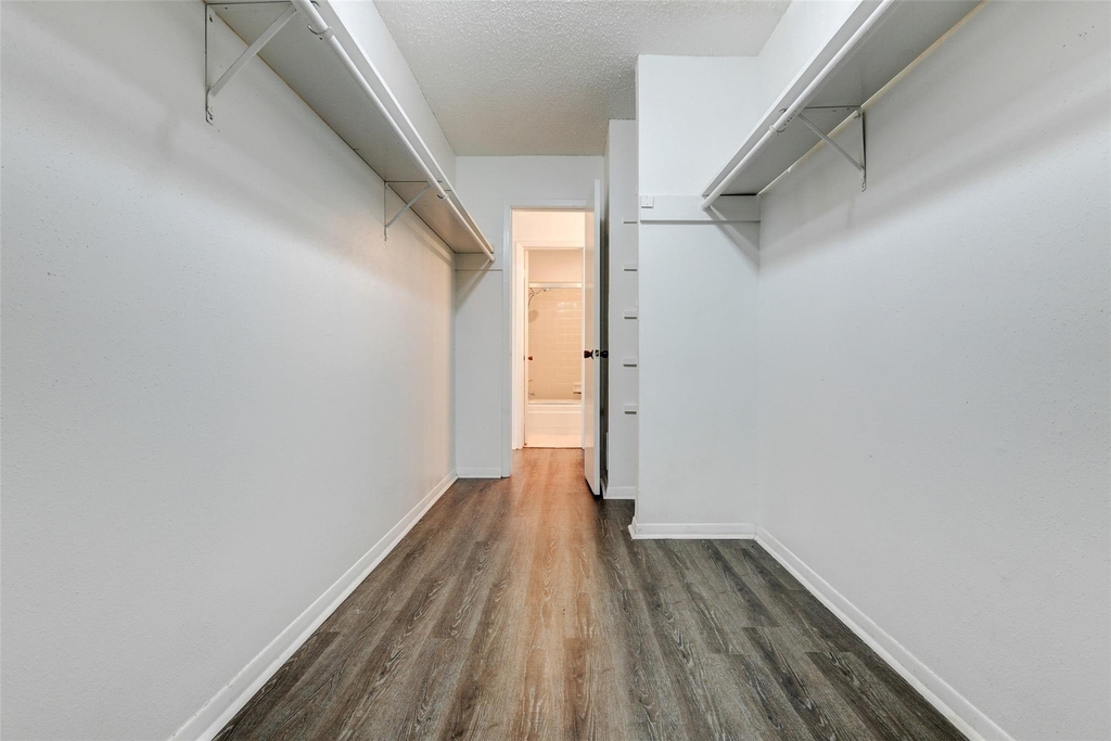 3915 Tanglewilde Street - Photo 11