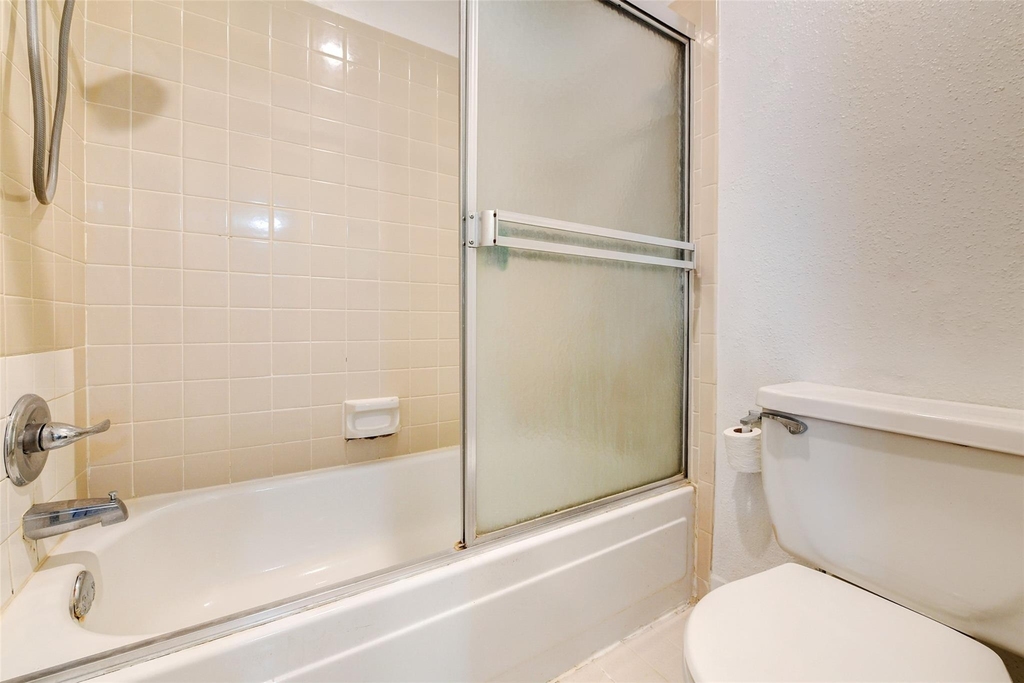 3915 Tanglewilde Street - Photo 12
