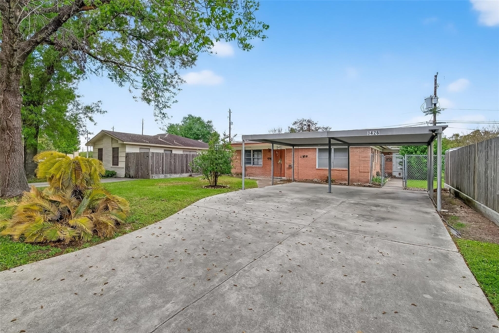 3428 Bradford Street - Photo 2