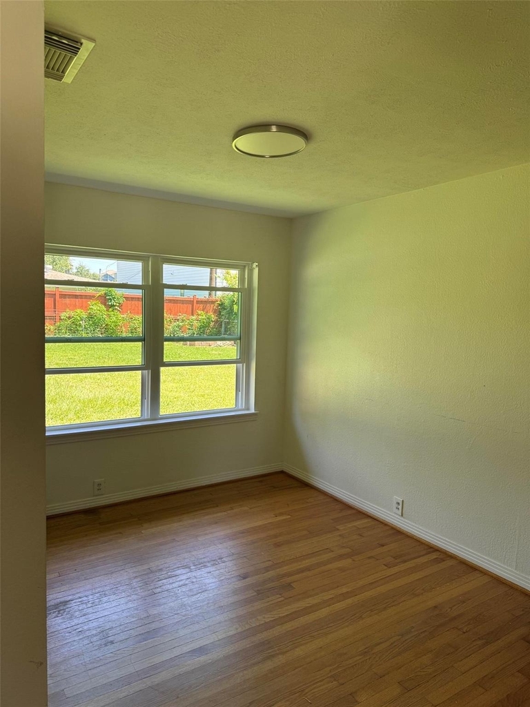 946 Stonecrest Drive - Photo 1