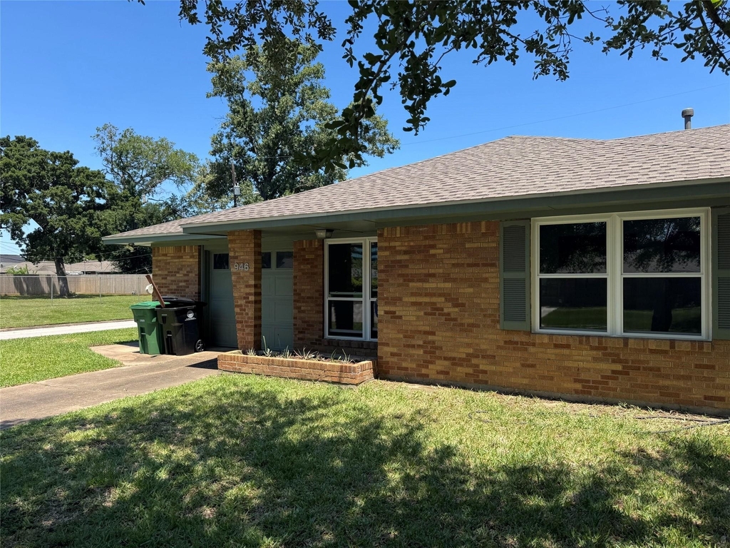 946 Stonecrest Drive - Photo 12