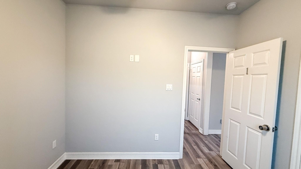 7823 Gladstone Street - Photo 6