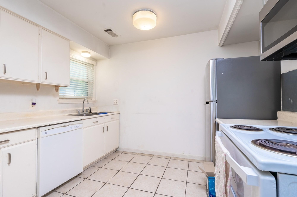 8819 Hazen Street - Photo 21