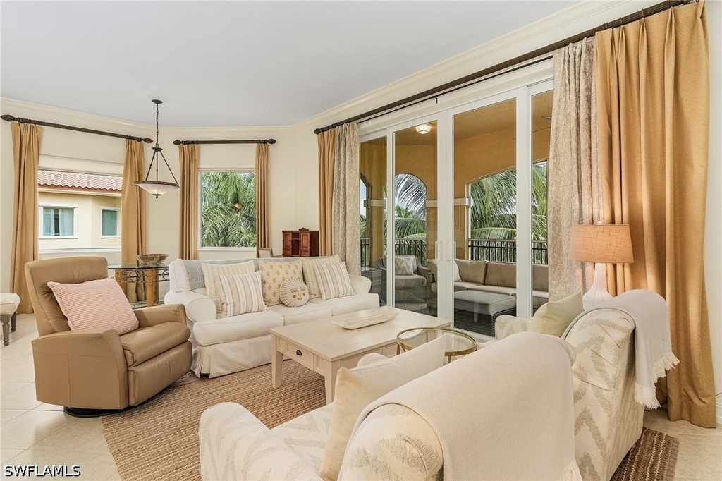 2728 Tiburon Boulevard E - Photo 3