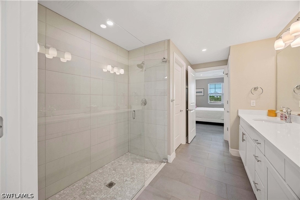 201 Indies Drive E - Photo 17