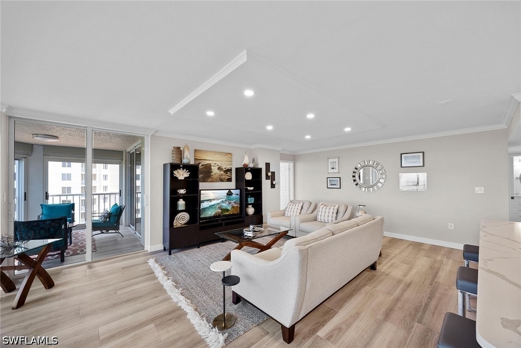 6585 Nicholas Boulevard - Photo 4
