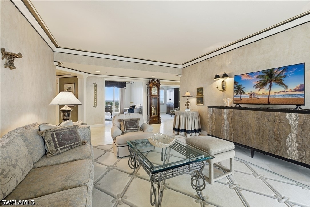 8990 Bay Colony Drive - Photo 9