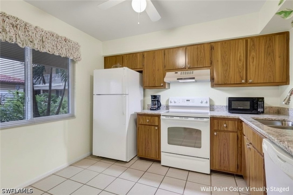 1025 Foxfire Lane - Photo 0