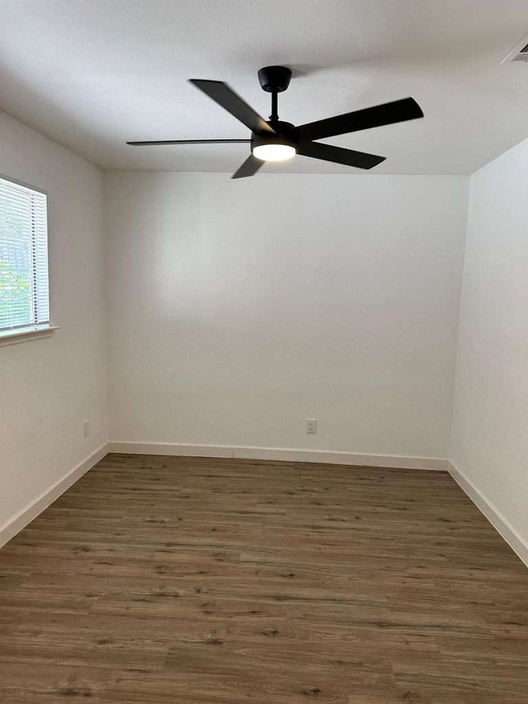 934 Bacliff Drive - Photo 15