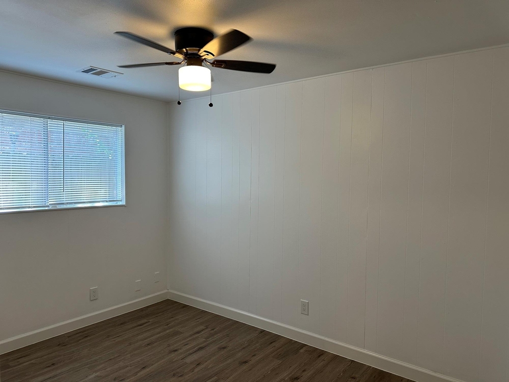 934 Bacliff Drive - Photo 14