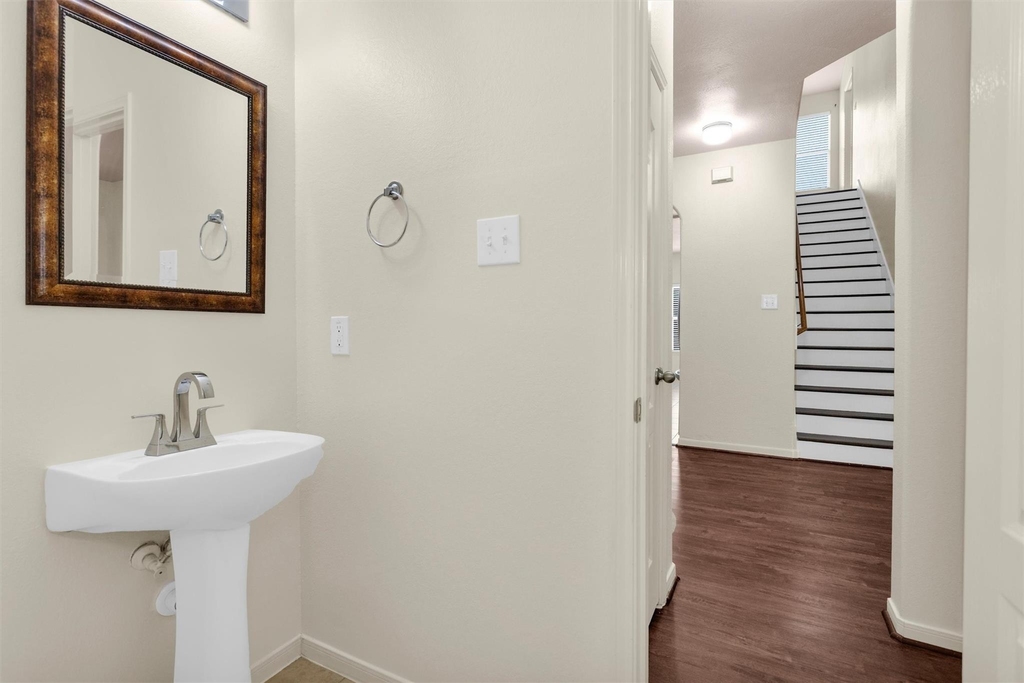 602 Blue Oasis Court - Photo 6