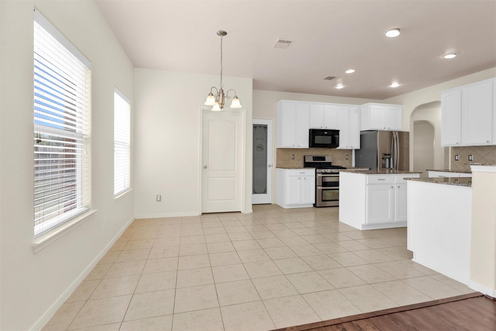 602 Blue Oasis Court - Photo 9