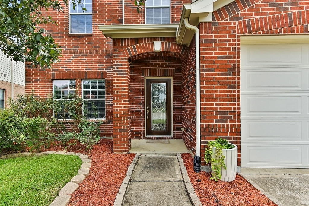 602 Blue Oasis Court - Photo 1