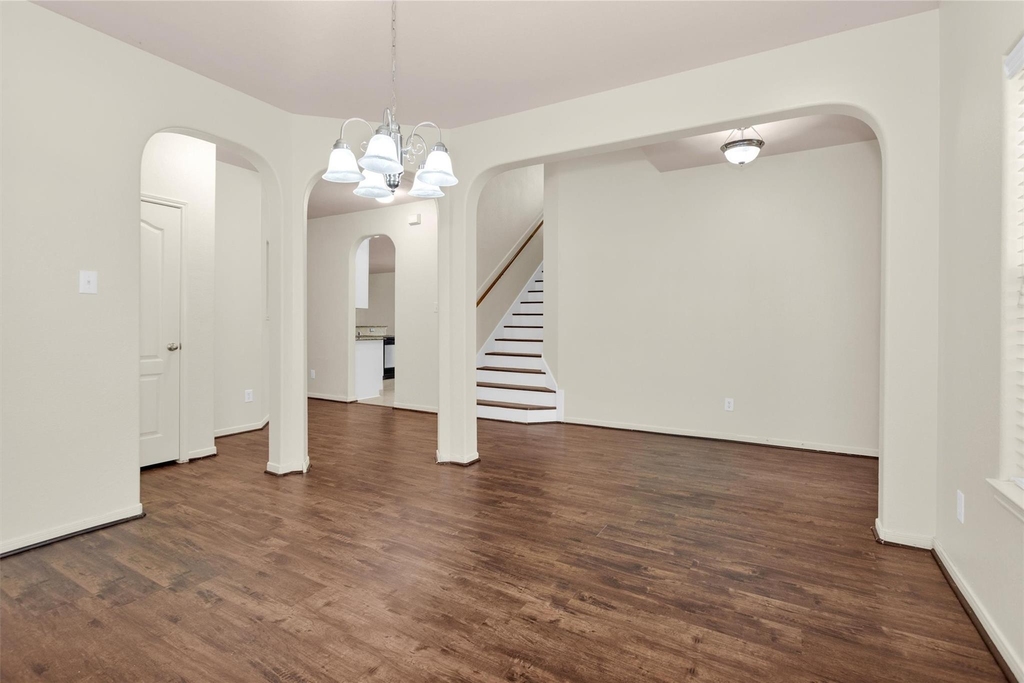 602 Blue Oasis Court - Photo 5