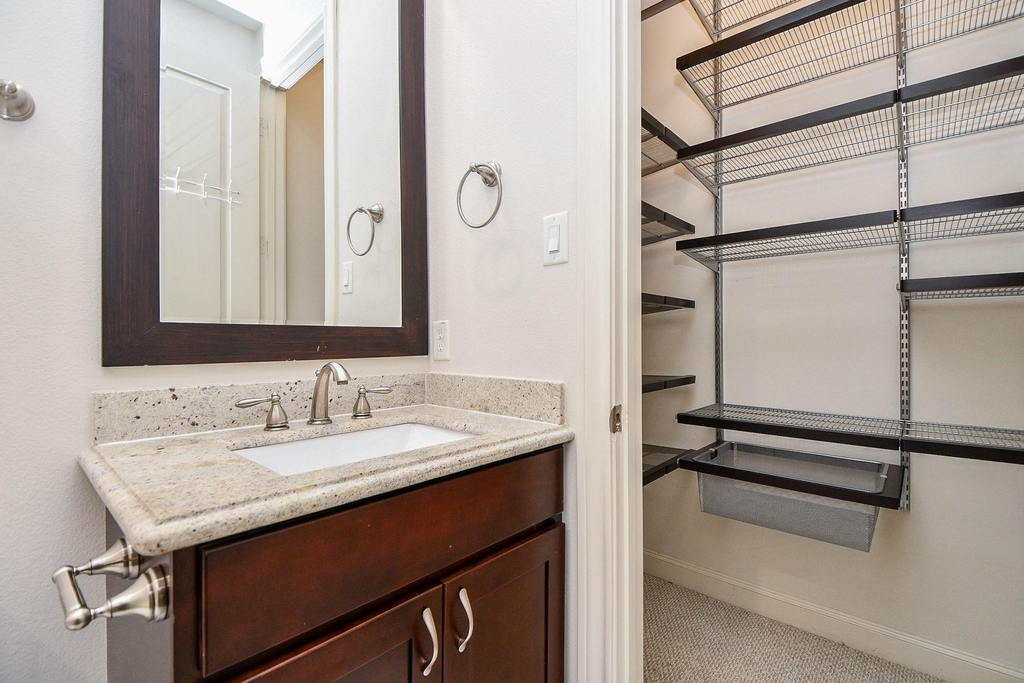 709 Delano Street - Photo 7