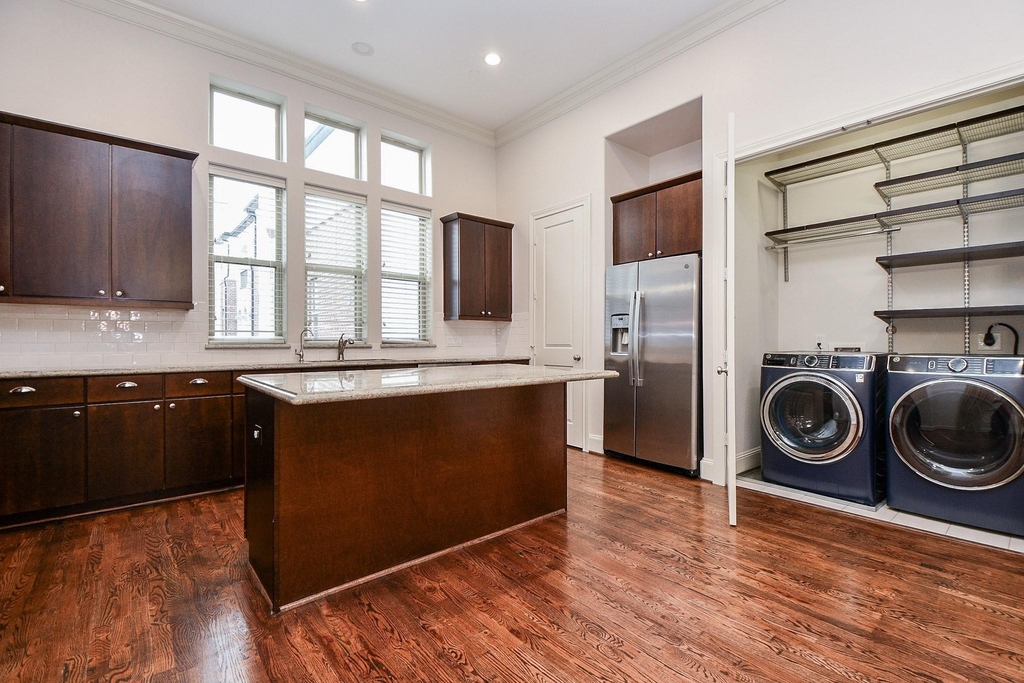 709 Delano Street - Photo 16