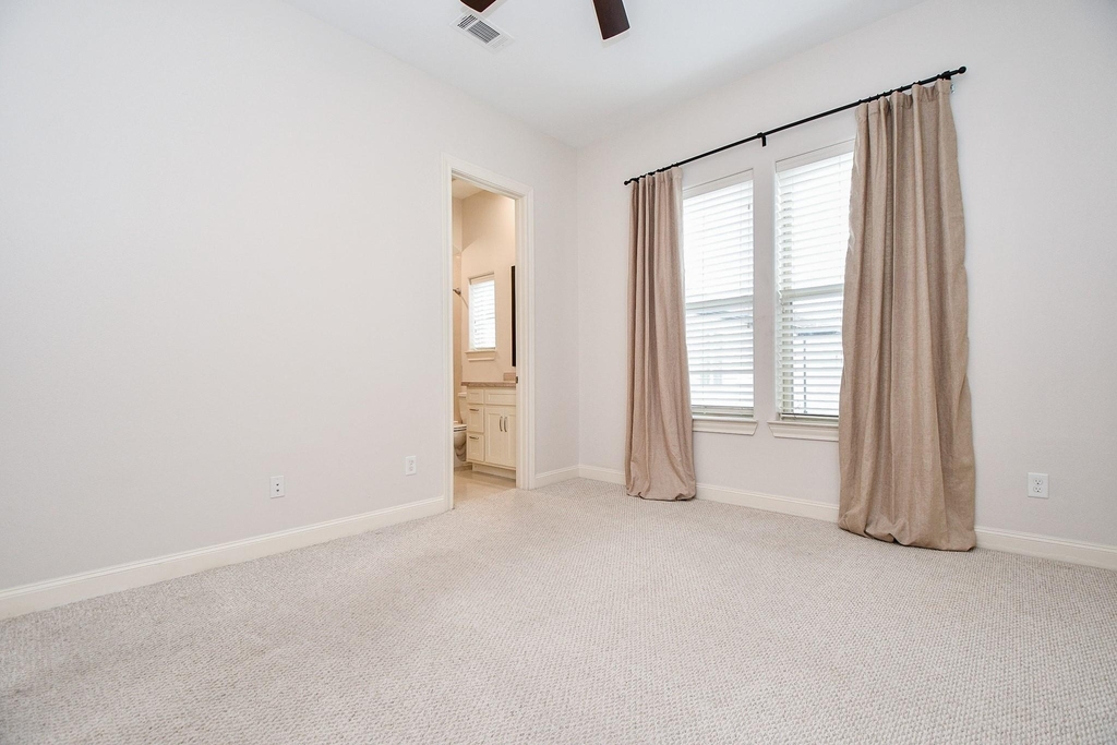 709 Delano Street - Photo 32