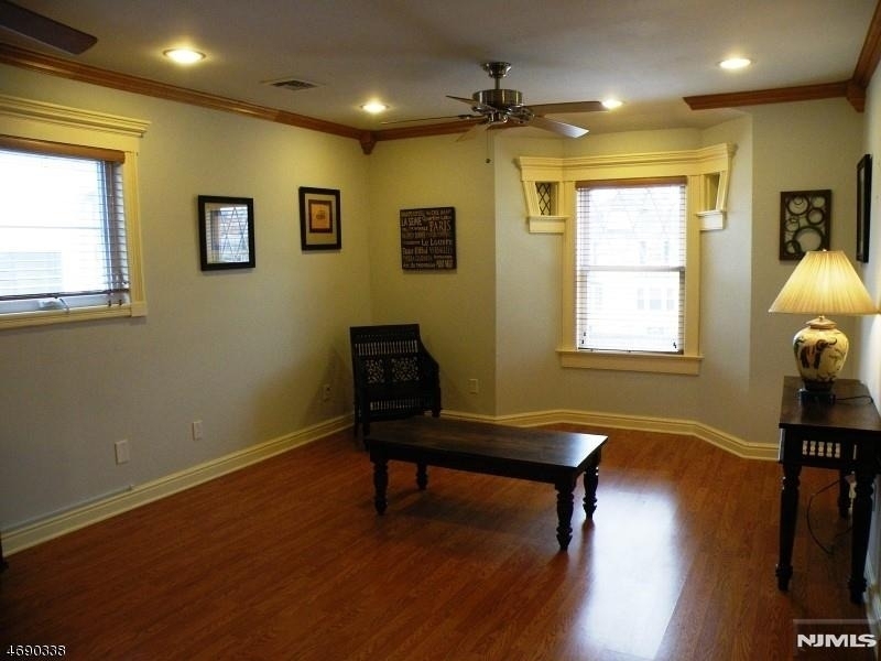 143 Elmer - Photo 1