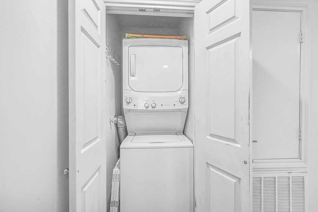 5200 Weslayan Street - Photo 8