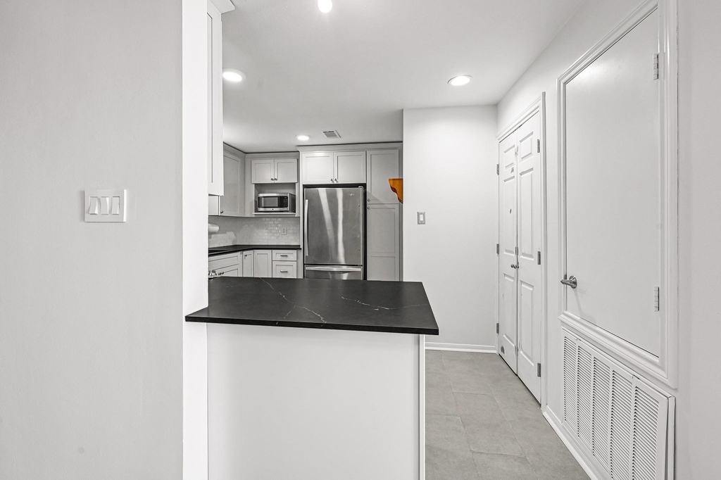 5200 Weslayan Street - Photo 4