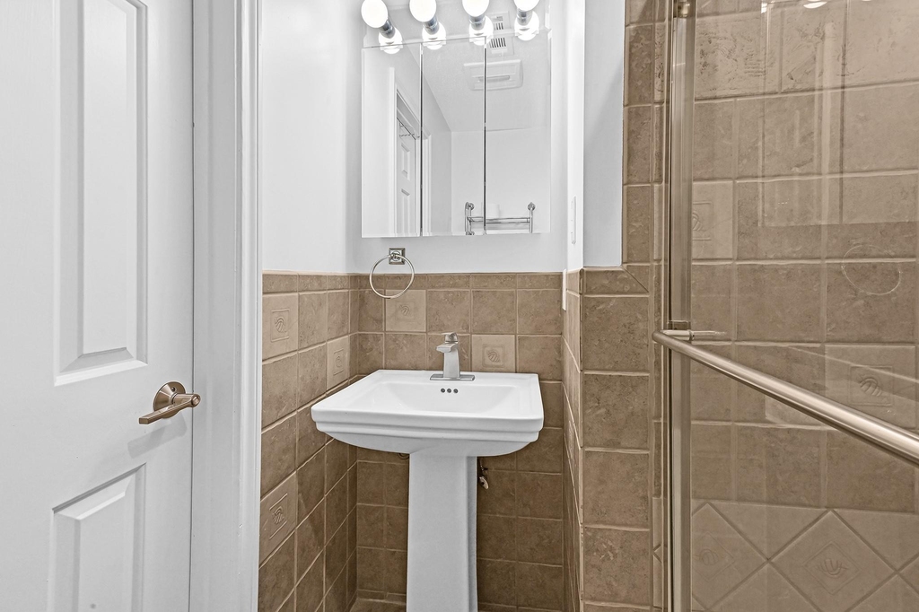 5200 Weslayan Street - Photo 20