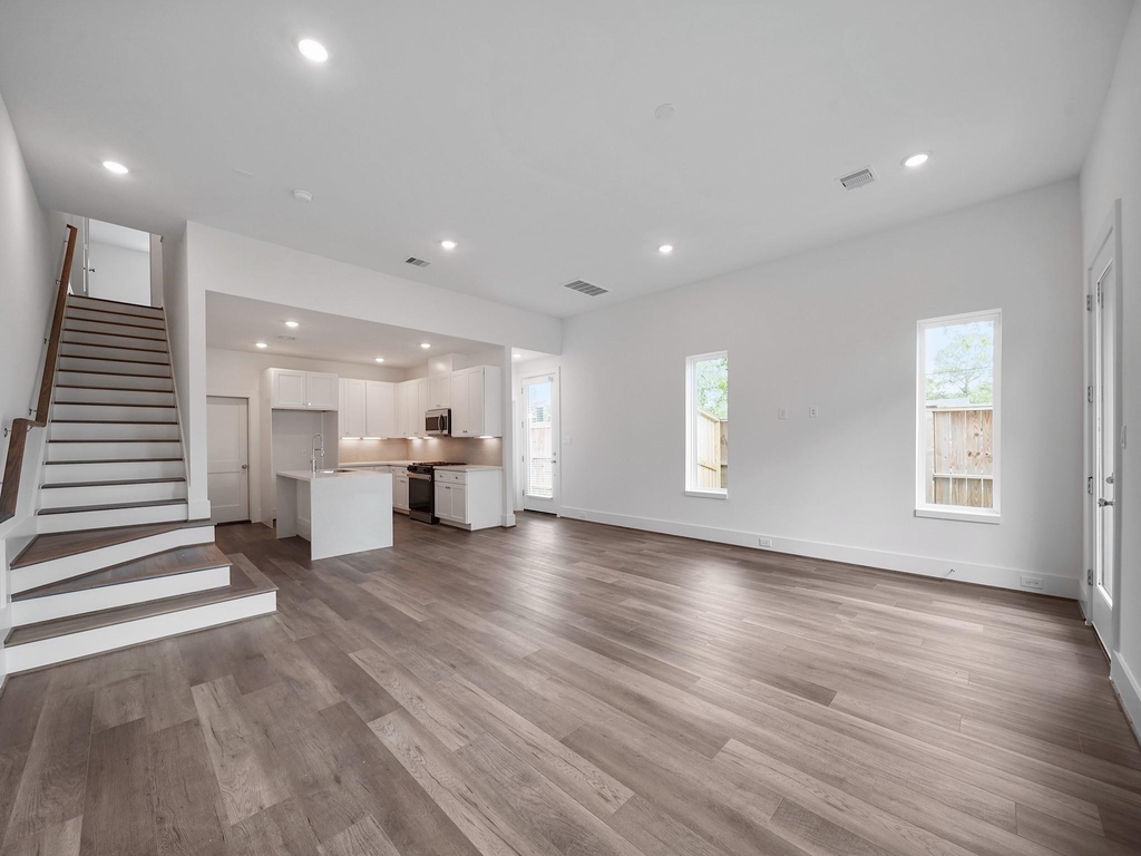 7502 Carver Road - Photo 3