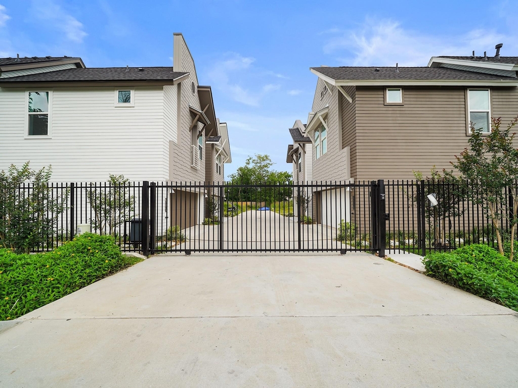 7502 Carver Road - Photo 30