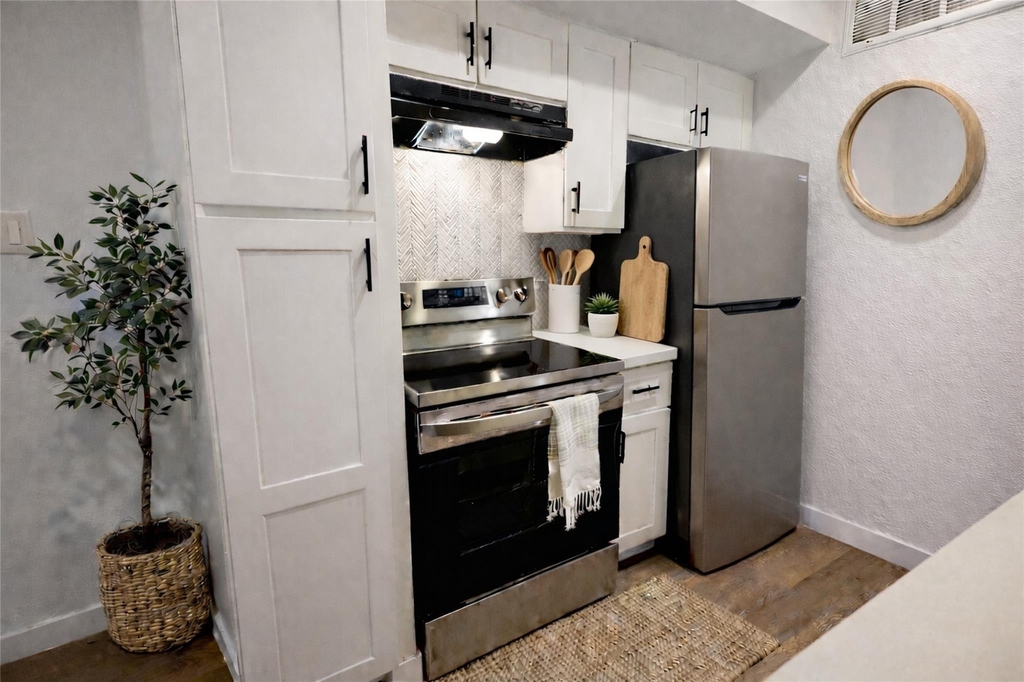 1516 Bay Area Boulevard - Photo 2
