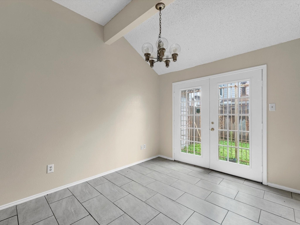 6338 Southwood Court N - Photo 3