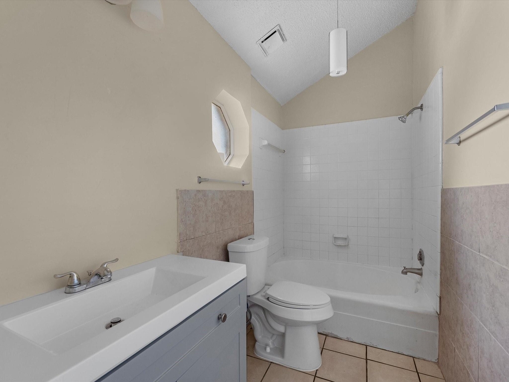 6338 Southwood Court N - Photo 9