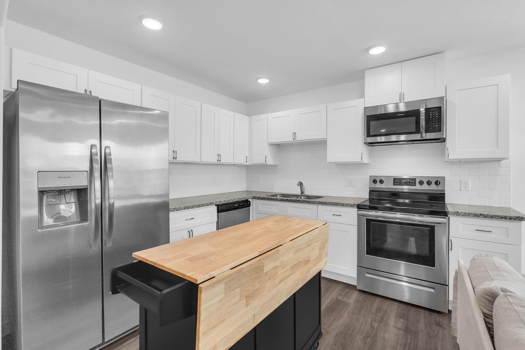 8124 Sterlingshire Street - Photo 16