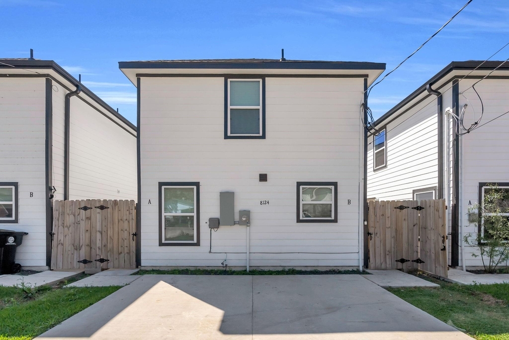 8124 Sterlingshire Street - Photo 8