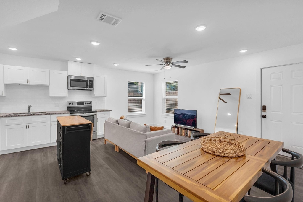 8124 Sterlingshire Street - Photo 14