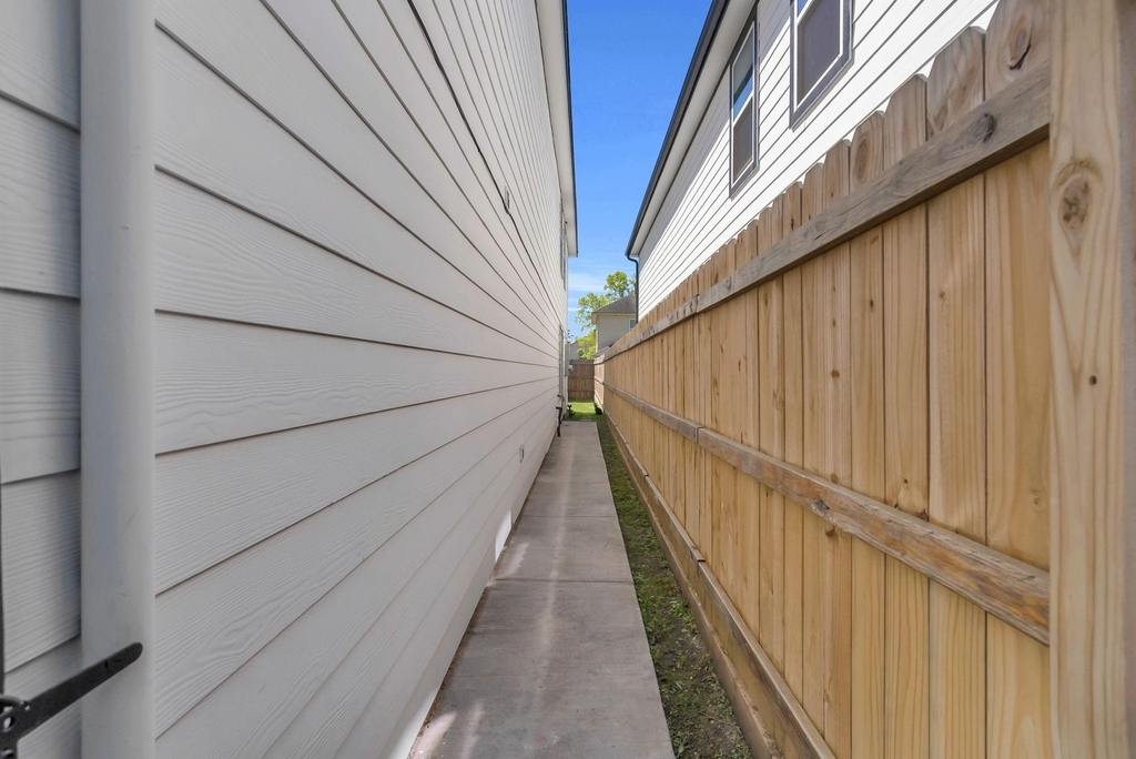 8124 Sterlingshire Street - Photo 9