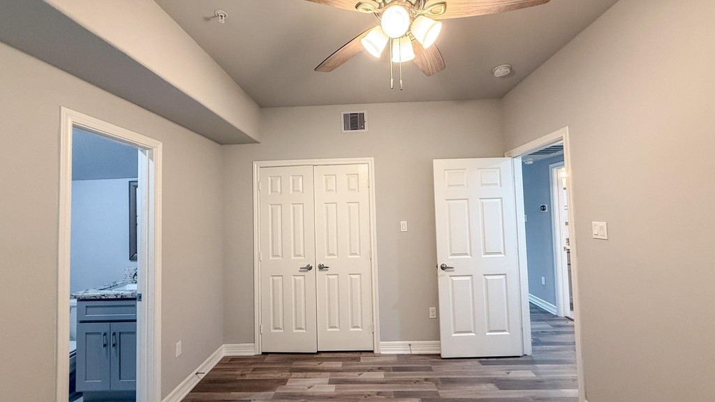 7823 Gladstone Street - Photo 10