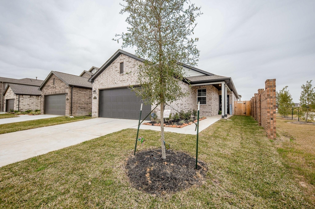23302 Spring Genesis Lane - Photo 1